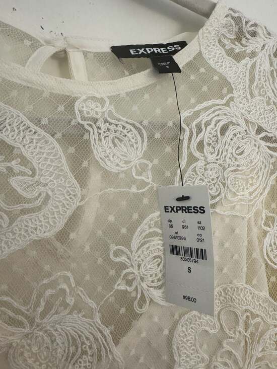 NWT Express Embroidered Floral Lace with Swiss Dot Sleeves and Cami Insert - Picture 8 of 9